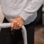 Le cadute negli anziani: l'importanza della Fizioterapia